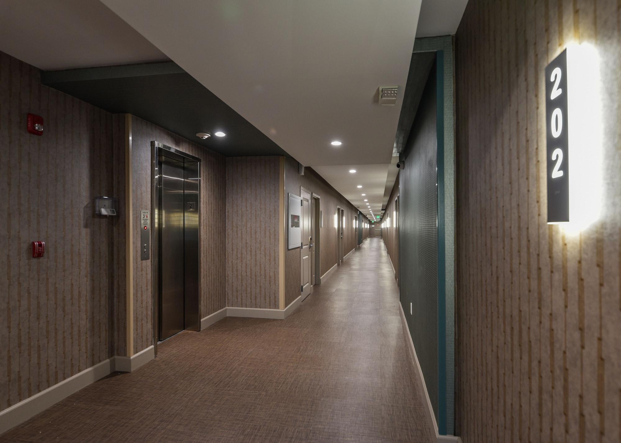 Hollywood Inn Suites Hotel West Athens Экстерьер фото