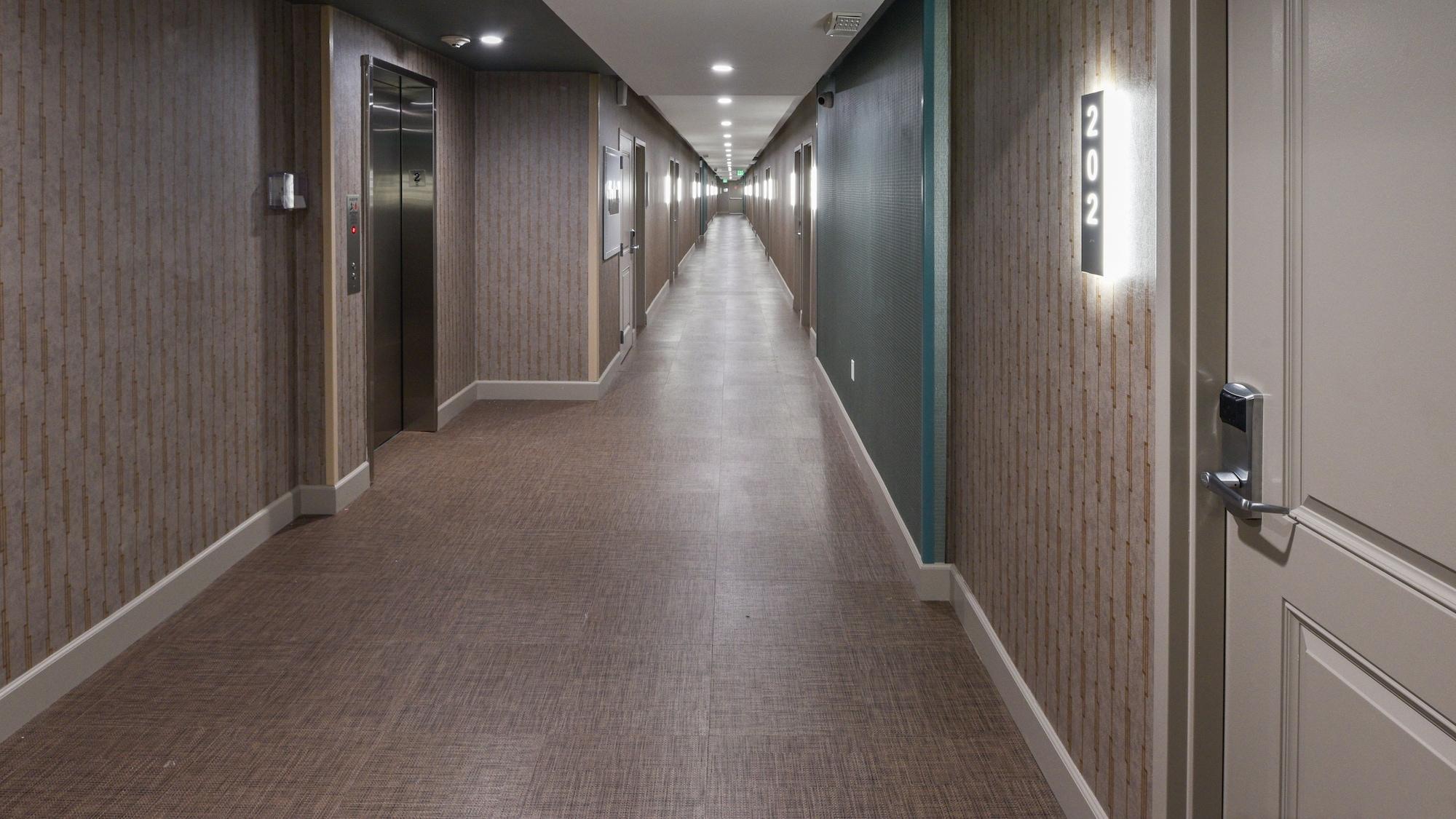Hollywood Inn Suites Hotel West Athens Экстерьер фото
