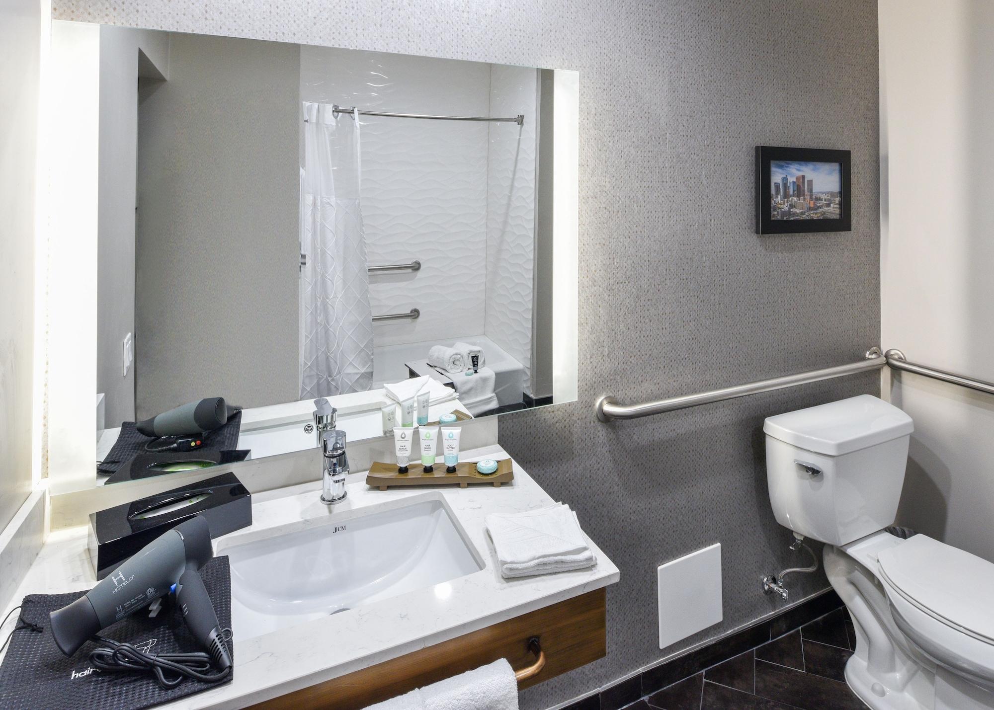 Hollywood Inn Suites Hotel West Athens Экстерьер фото