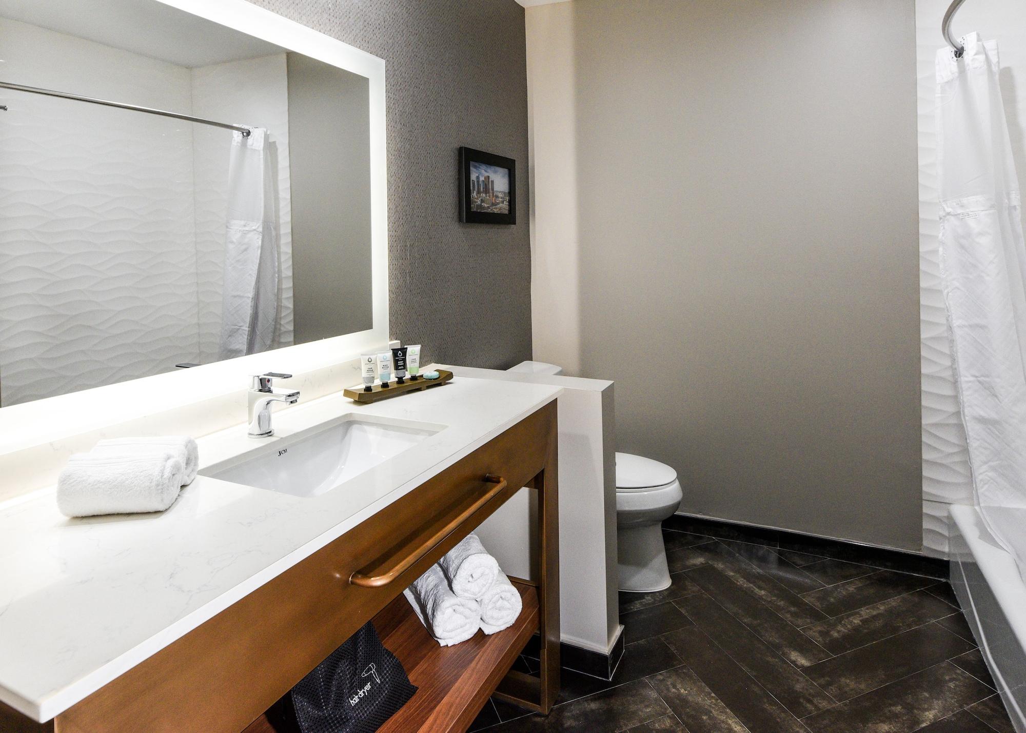 Hollywood Inn Suites Hotel West Athens Экстерьер фото